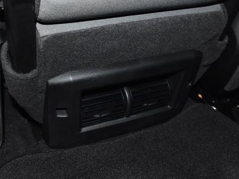 Used 2022 RAM 1500 Classic SLT image 32