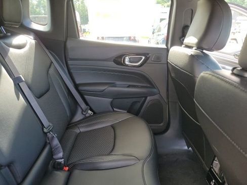 Used 2024 Jeep Compass Latitude w/ Sun and Sound Group AWD/4WD image 31