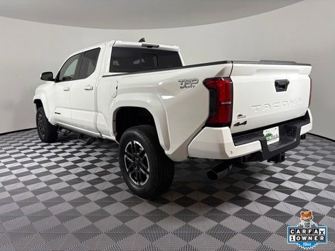 Used 2026 Toyota Tacoma TRD Sport w/ TRD Sport Upgrade Package AWD/4WD image 11