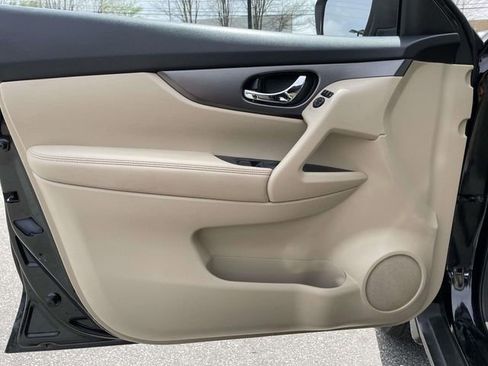 Used 2015 Nissan Rogue SV AWD/4WD image 15