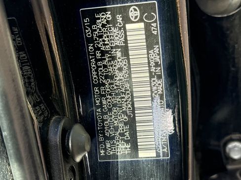 Used 2015 Toyota Prius Five FWD image 28
