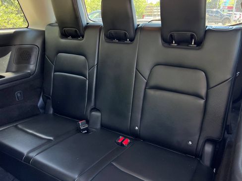 Used 2025 Nissan Pathfinder SL w/ SL Premium Package FWD image 15