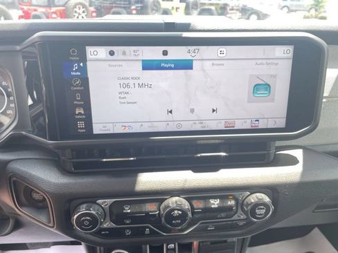 Used 2024 Jeep Gladiator Sport AWD/4WD image 19