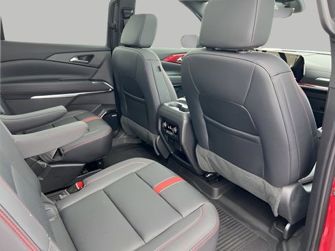 Used 2024 Chevrolet Traverse RS w/ LPO, Floor Liner Package image 34