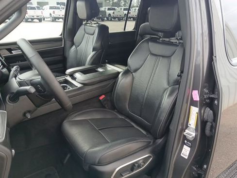 Used 2024 Jeep Wagoneer Series III image 37