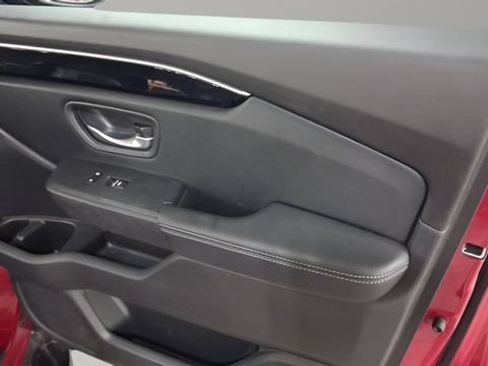 Used 2025 Honda Pilot Touring image 19