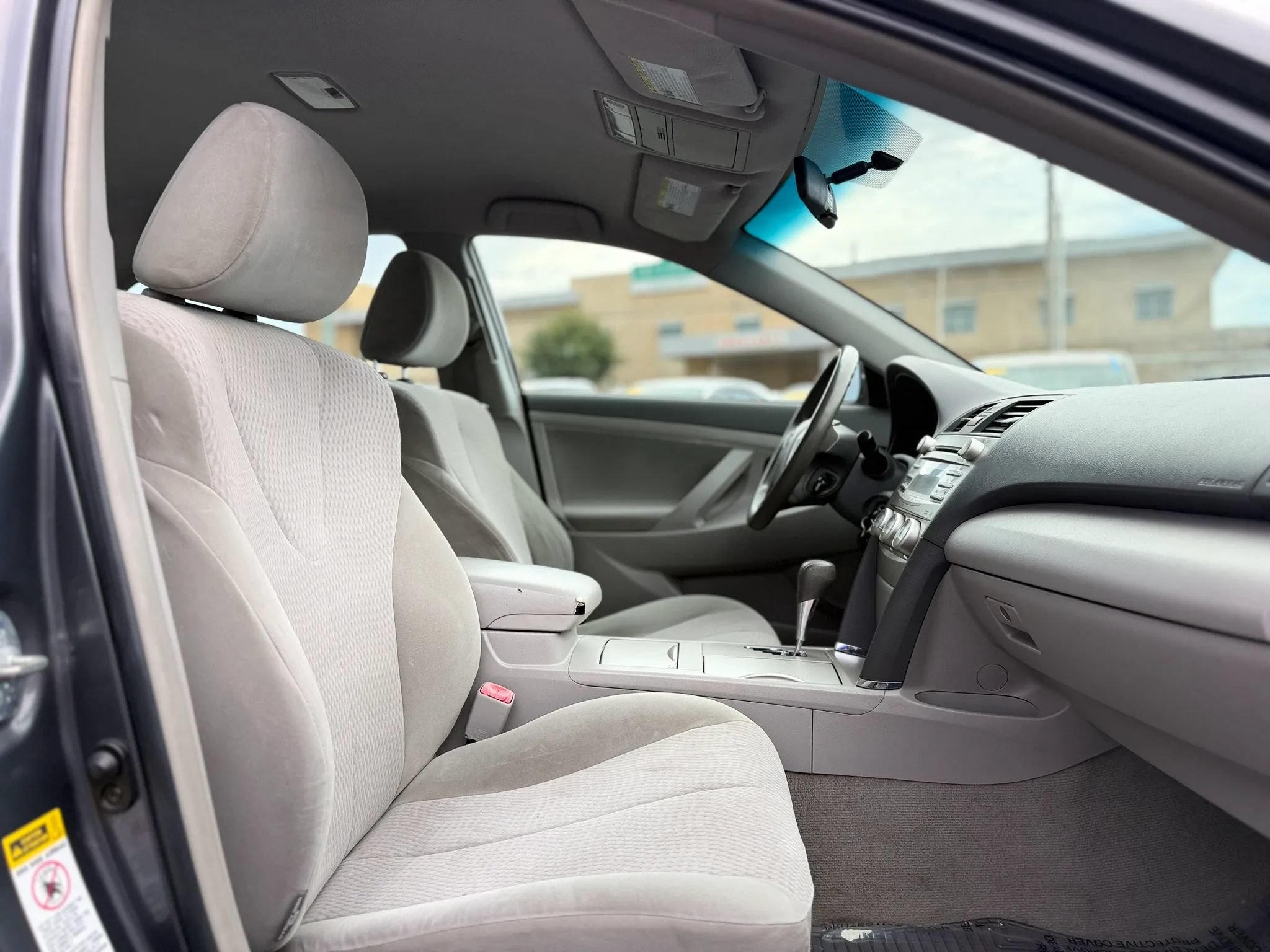 Used 2010 Toyota Camry LE FWD image 26