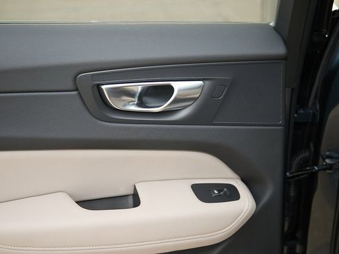 New 2026 Volvo XC60 B5 Plus w/ Protection Package Premier image 19