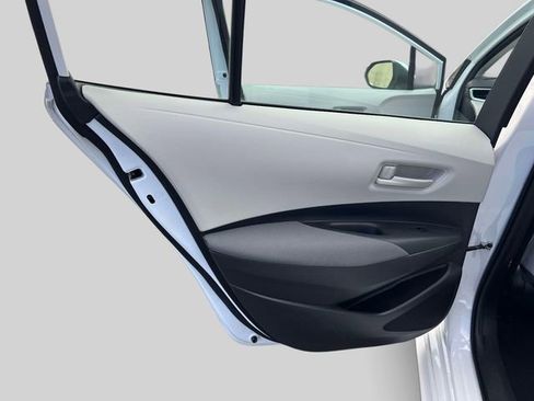 Used 2022 Toyota Corolla LE image 17