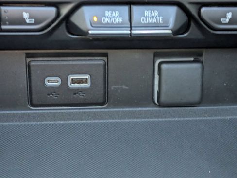 Used 2022 Chevrolet Suburban RST w/ Luxury Package RWD image 28