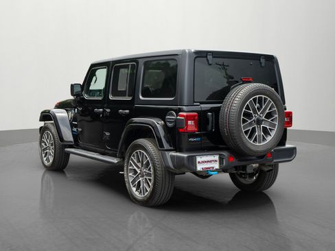 Used 2023 Jeep Wrangler Unlimited Sahara w/ Cold Weather Group AWD/4WD image 5