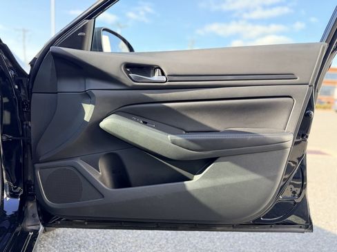 Used 2024 Nissan Altima 2.5 SV image 24