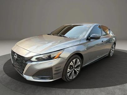 Used 2023 Nissan Altima 2.5 SR