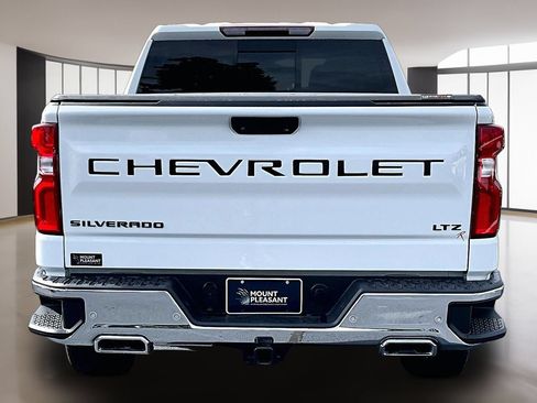 Used 2021 Chevrolet Silverado 1500 LTZ w/ LTZ Convenience Package II AWD/4WD image 6