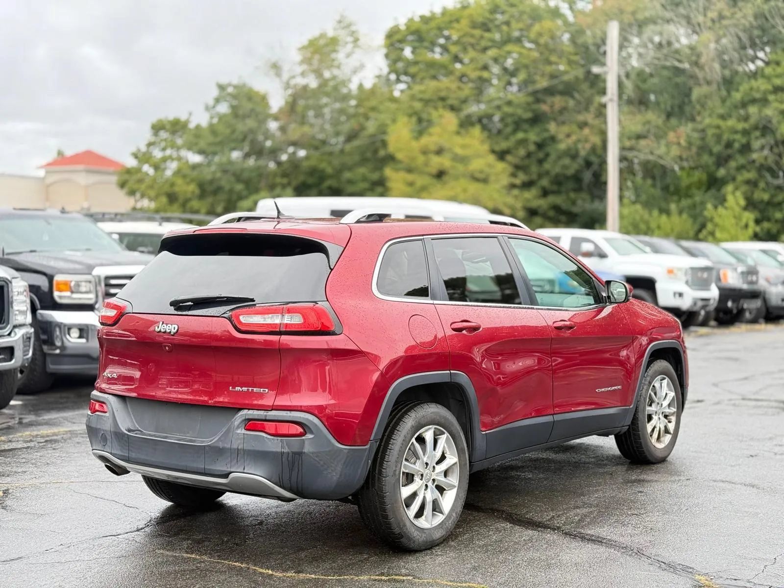 Used 2014 Jeep Cherokee Limited w/ Luxury Group AWD/4WD image 8