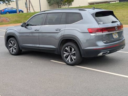 Certified 2024 Volkswagen Atlas SE FWD image 6