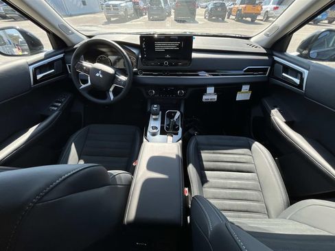 New 2026 Mitsubishi Outlander SE AWD/4WD image 17