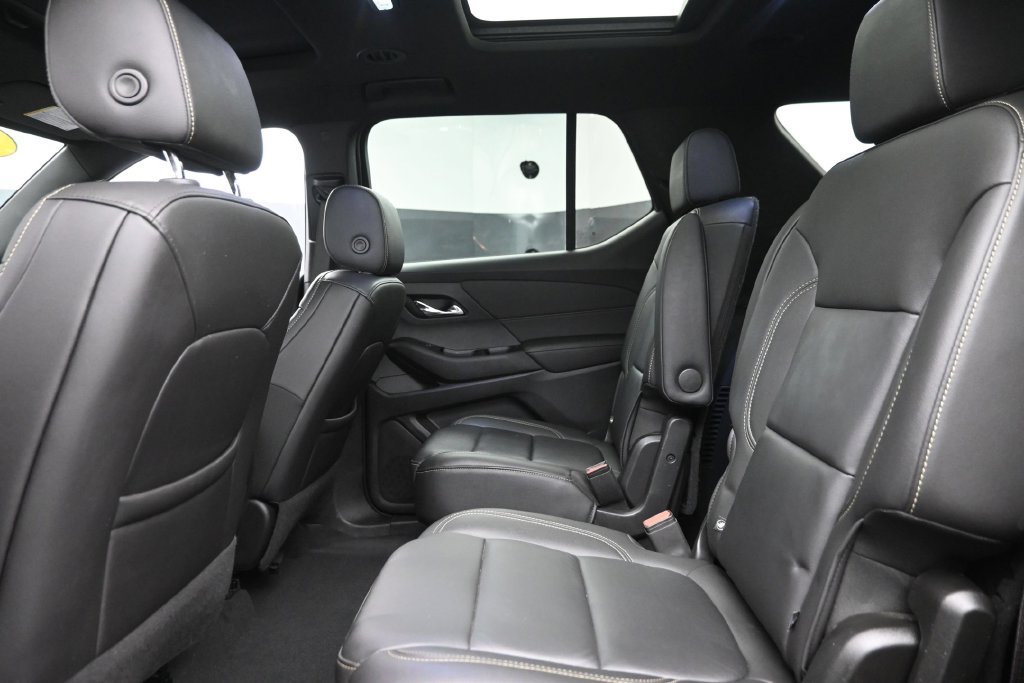 Used 2023 Chevrolet Traverse LT w/ LT Premium Package AWD/4WD image 14