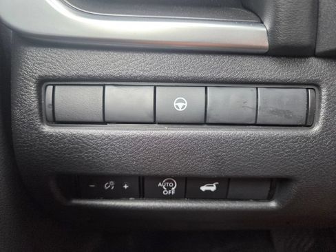 Used 2026 Nissan Rogue SV FWD image 12