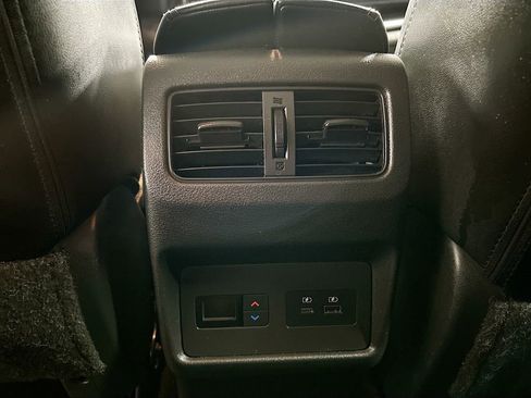 Used 2023 Nissan Rogue SL w/ SL Premium Package image 24