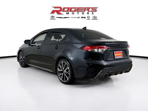 Certified 2022 Toyota Corolla SE w/ SE Premium Package FWD image 11