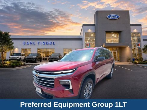 Used 2026 Chevrolet Traverse LT FWD image 4