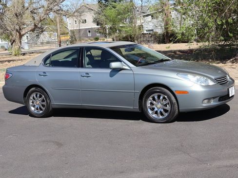 Used 2004 Lexus ES 330 FWD image 2