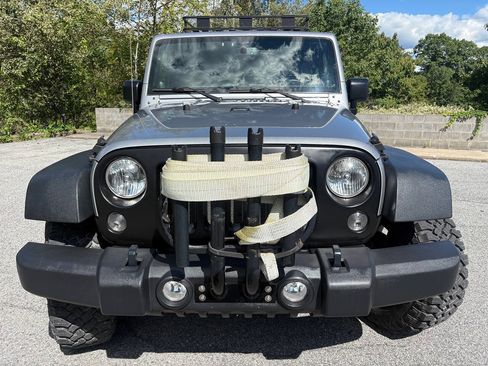 Used 2014 Jeep Wrangler Unlimited Sport w/ Quick Order Package 23S AWD/4WD image 2