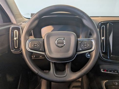 Used 2020 Volvo XC40 T5 Inscription image 17