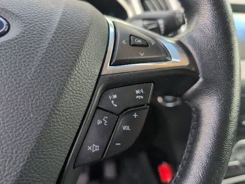 Used 2020 Ford Edge SEL w/ Cold Weather Package AWD/4WD image 19