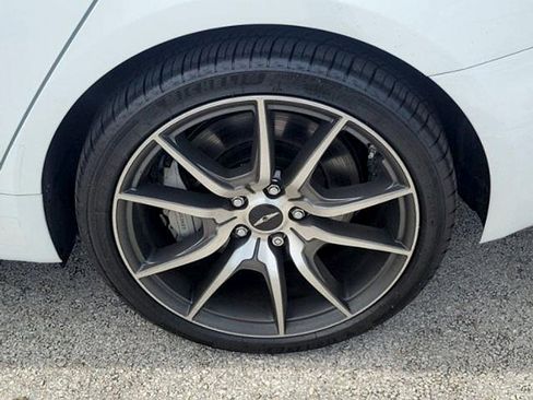 Used 2025 Genesis G70 2.5T RWD image 8