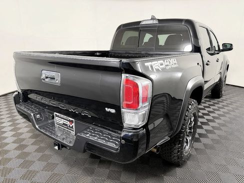 Used 2020 Toyota Tacoma TRD Off-Road w/ Technology Package AWD/4WD image 9