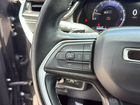 Used 2022 Jeep Grand Cherokee Limited AWD/4WD image 22