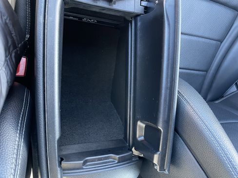 Used 2020 Mercedes-Benz C 300 4MATIC Sedan image 24