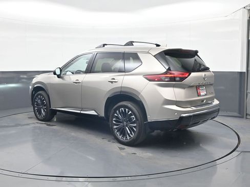 Used 2025 Nissan Rogue Platinum w/ Platinum Premium Package FWD image 4