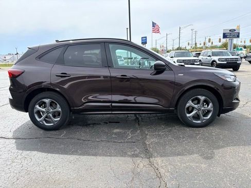 Used 2023 Ford Escape ST-Line w/ Tech Pack #1 AWD/4WD image 10