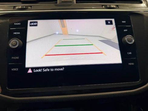 Used 2022 Volkswagen Tiguan SEL R-Line AWD/4WD image 47