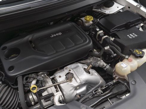 Used 2019 Jeep Cherokee Limited image 45