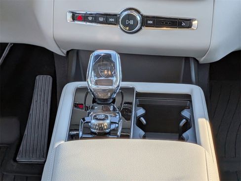 New 2026 Volvo XC90 T8 Ultra w/ Protection Package Premier image 9