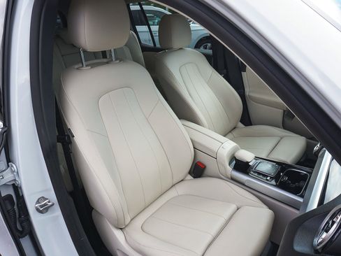 Used 2023 Mercedes-Benz EQB 300 4MATIC image 42
