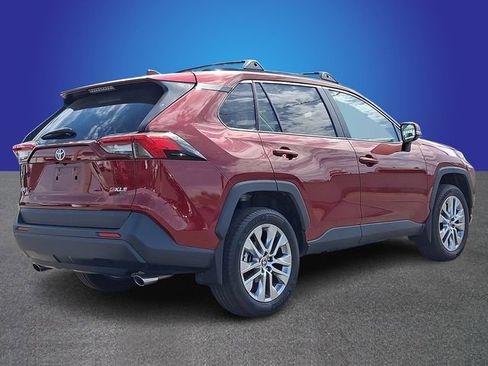 Used 2025 Toyota RAV4 XLE Premium image 4