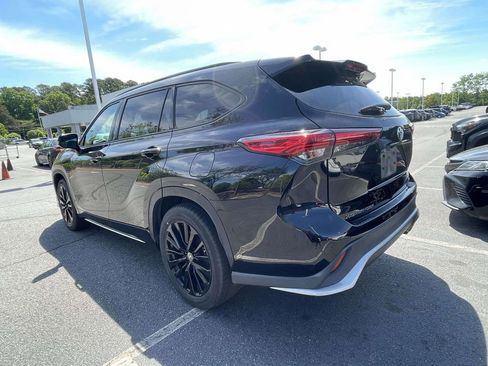 Used 2023 Toyota Highlander XSE FWD image 13