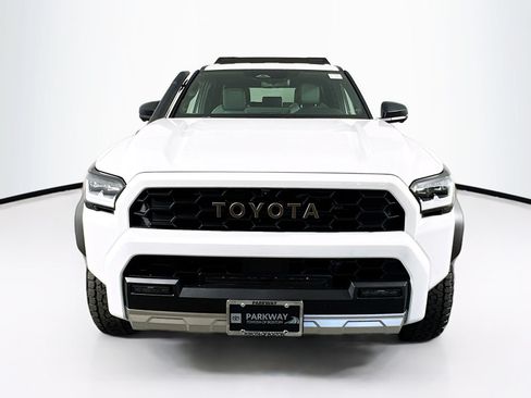 Used 2025 Toyota 4Runner Trailhunter AWD/4WD image 2