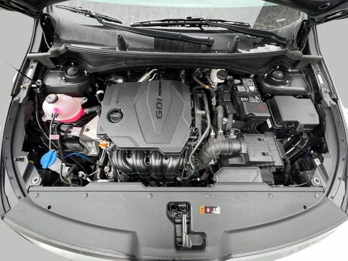 Certified 2025 Kia Sportage LX AWD/4WD image 2