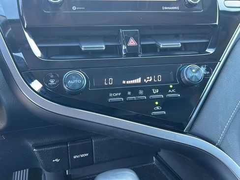 Used 2023 Toyota Camry SE image 14