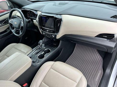 Used 2022 Chevrolet Traverse Premier image 17