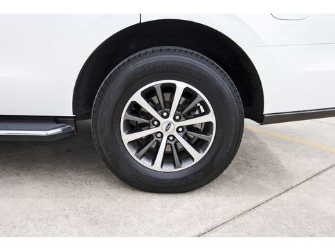 Used 2020 Ford Expedition XLT w/ Equipment Group 202A image 30