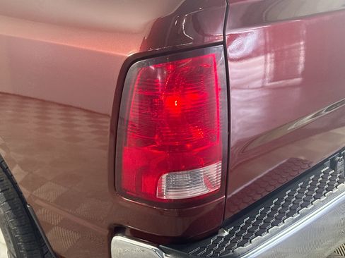 Used 2019 RAM 1500 ST AWD/4WD image 34