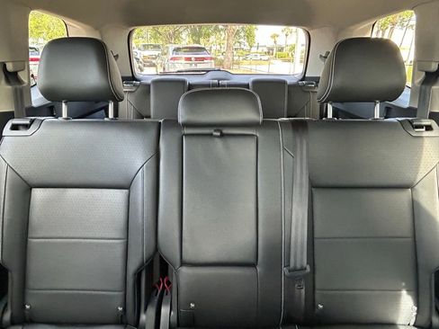 Used 2023 Volkswagen Atlas SE w/ Black Wheel Package FWD image 14