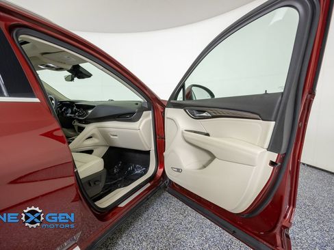 Used 2022 Buick Envision Avenir w/ Technology Package II FWD image 42